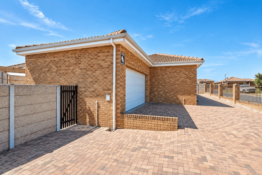 3 Bedroom Property for Sale in Protea Heights Western Cape